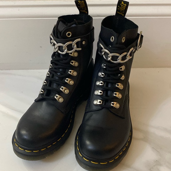 DR MARTENS 1460 PASCAL CHAIN LACE UP BOOTS Style #: R27266001 woman size 7⭐️⭐️ - Picture 4 of 17